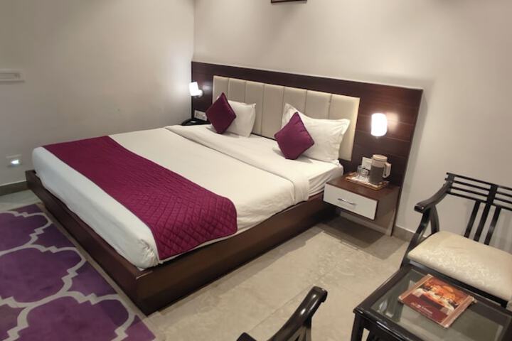 Room 29 of 54