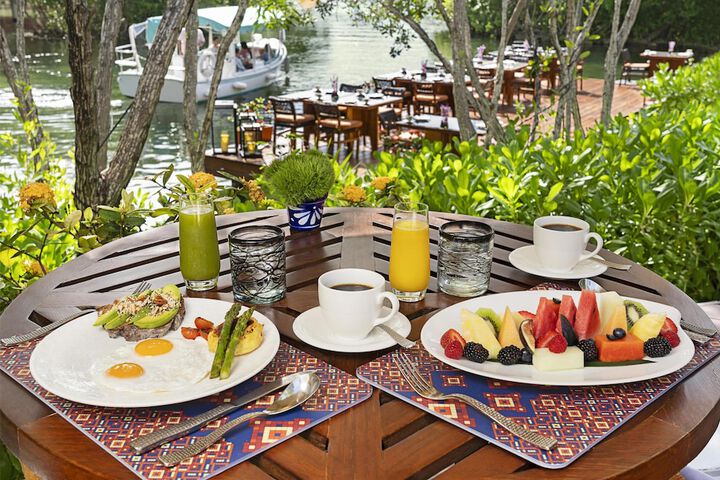 Breakfast/Coffee Service 120 of 129