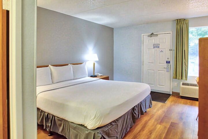Room 12 of 17