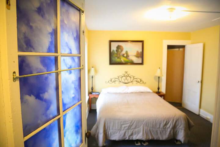 Room 73 of 165