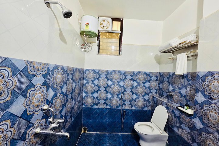 Room 18 of 25