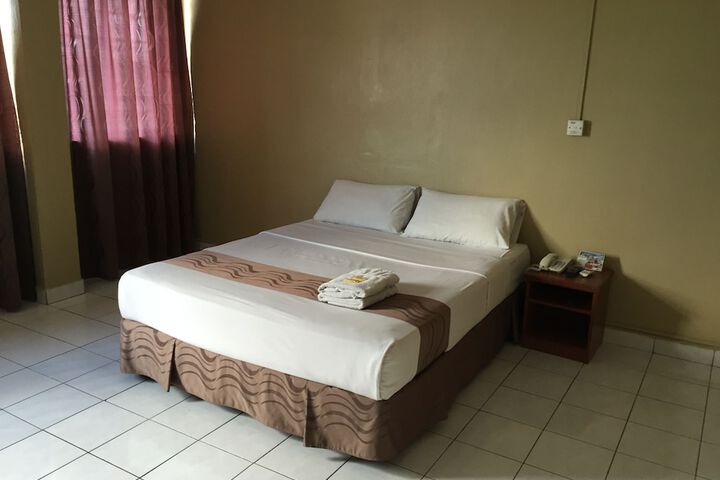 Room 7 of 25