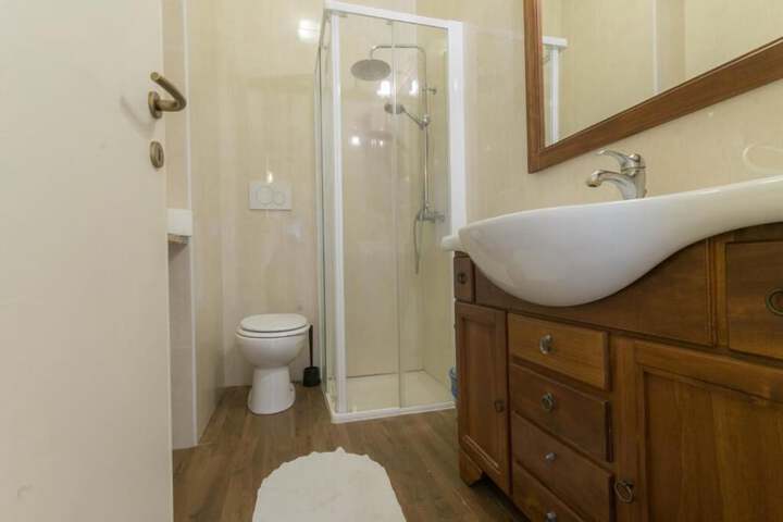 Room 15 of 24