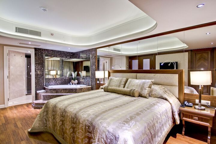 Room 16 of 57