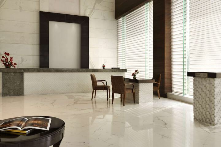 Entrance & Lobby