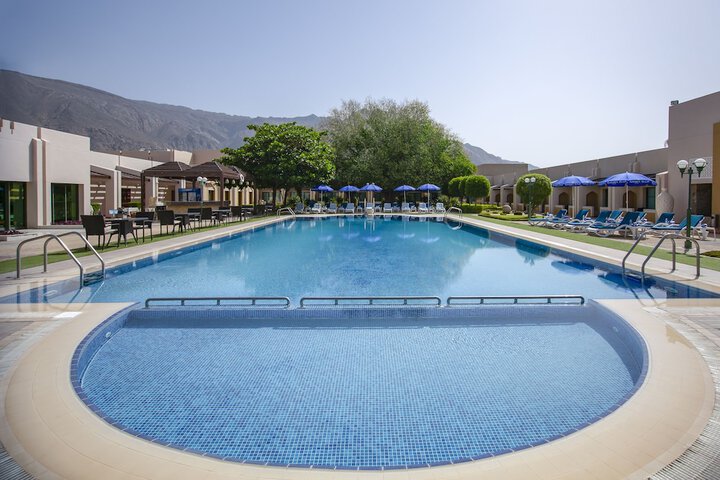 Pools & Facilities