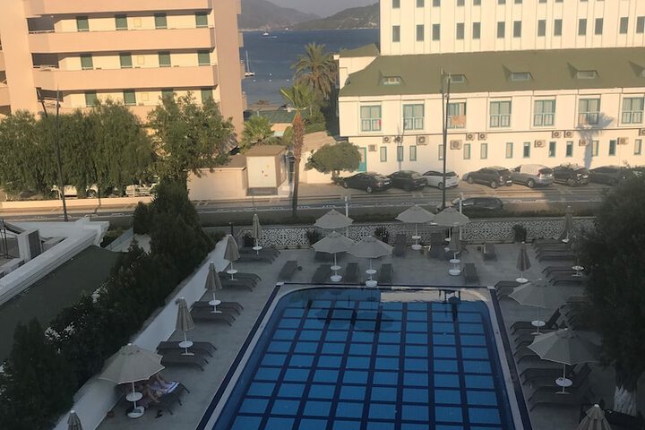 Hotel 32 of 34