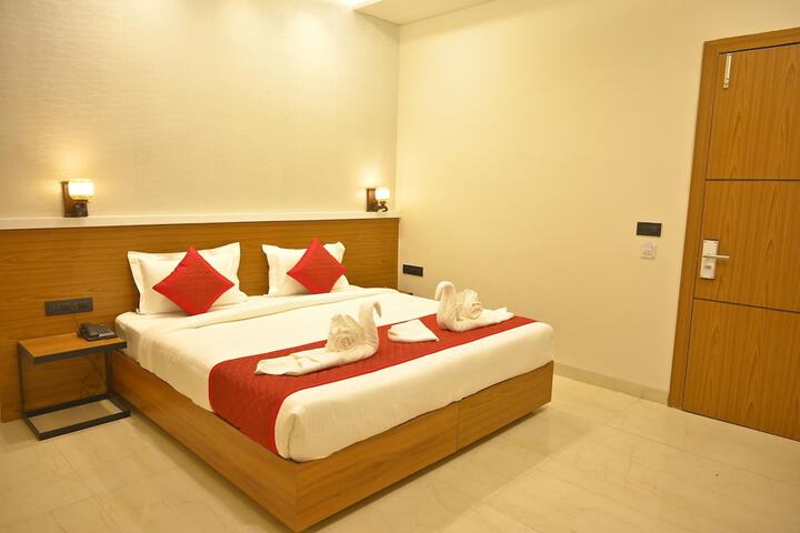 Room 5 of 7
