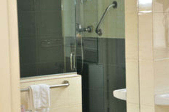 Room 2 of 29