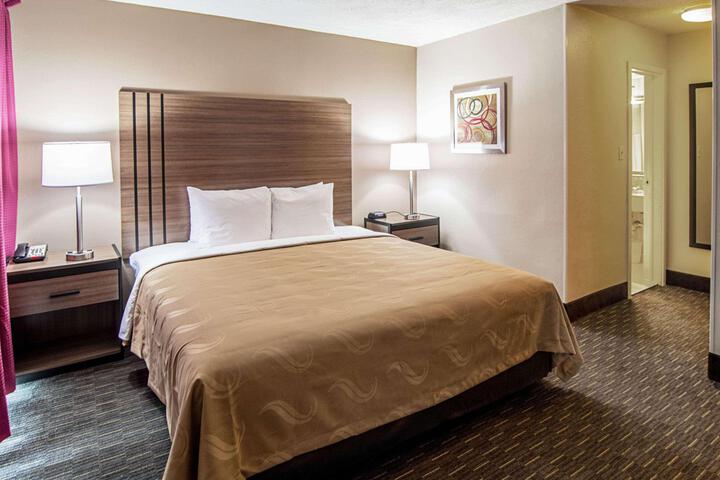 1 King Bed (7 of 21)