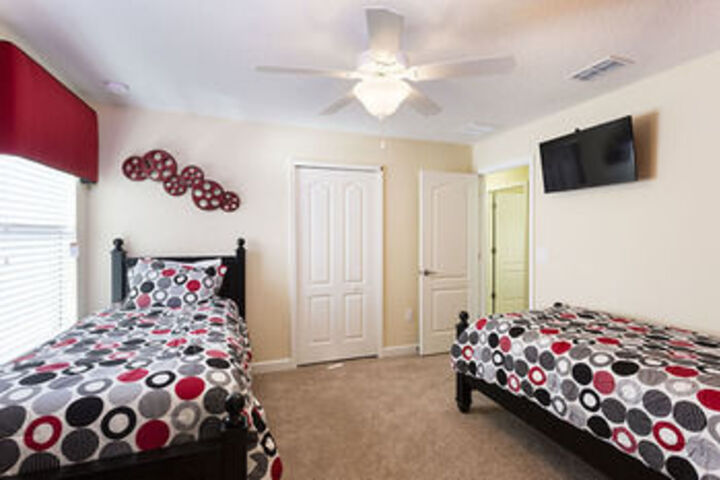 Room 38 of 84