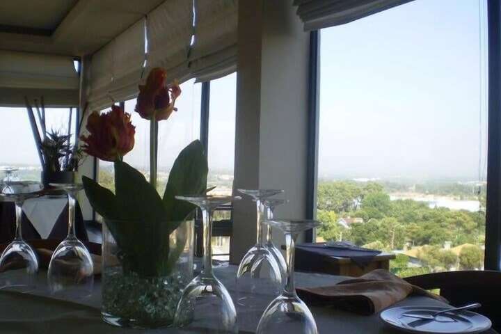 Dining 20 of 52