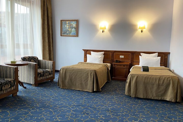 Room 24 of 141