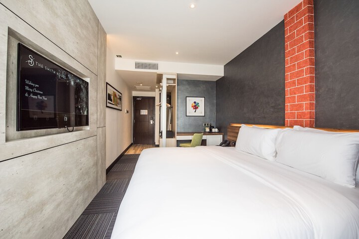 Room 11 of 54