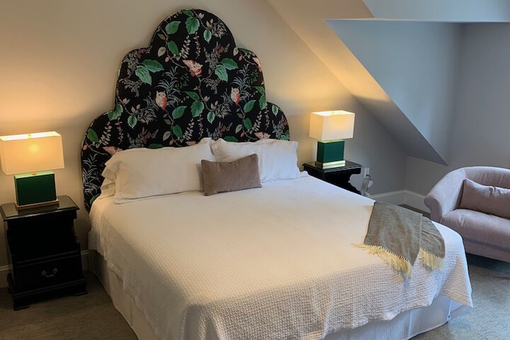 Room 4 of 42