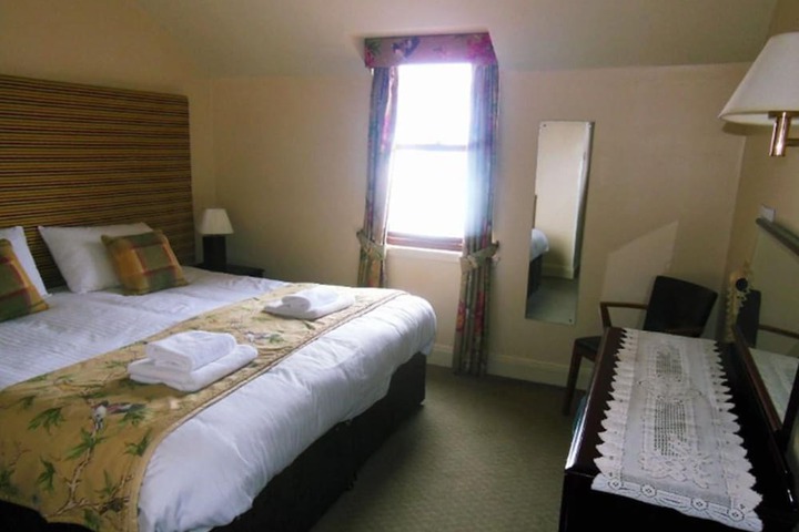 Room 2 of 17