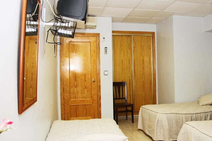 Room 7 of 30