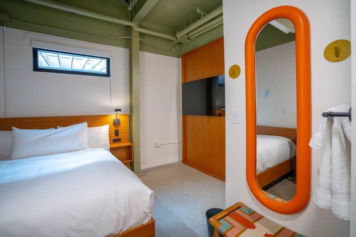 Room 15 of 131