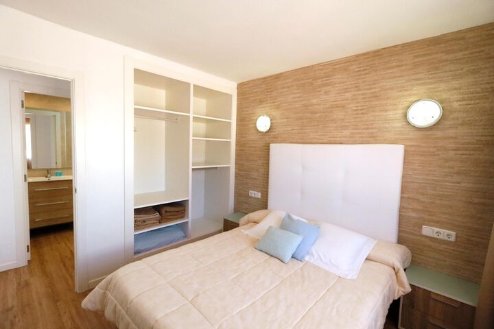Room 16 of 43