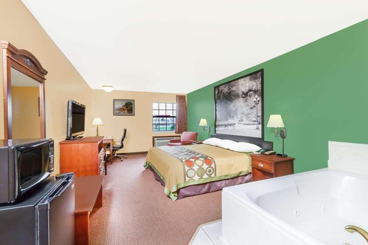 2 Queen Beds Premium Room (2 of 4)