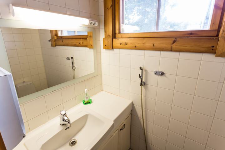 Room 105 of 185