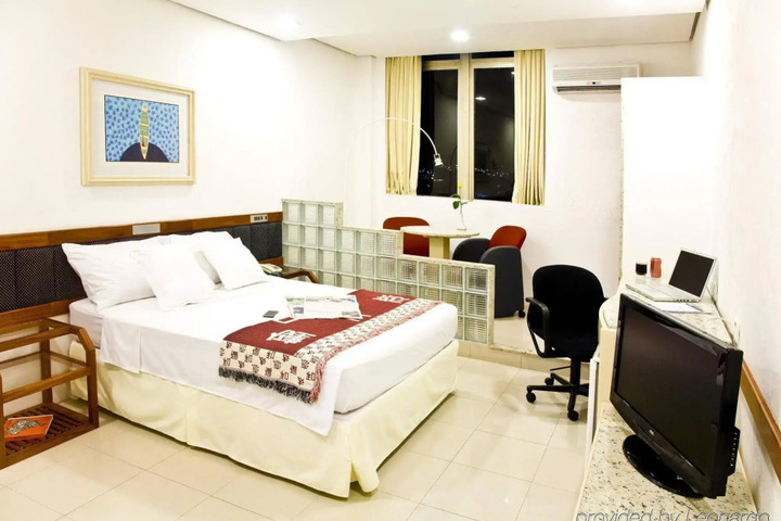 LORD MANAUS HOTEL