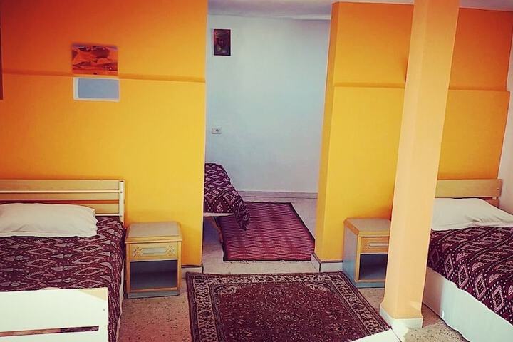 Room 9 of 18