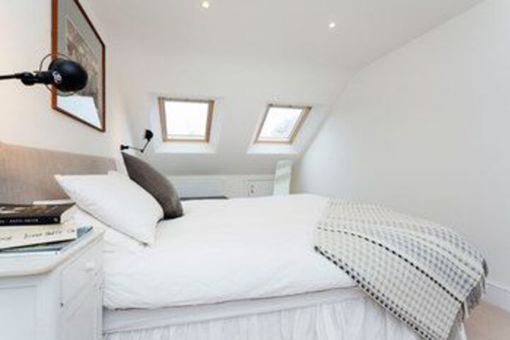 Room 12 of 27