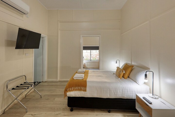 Room 13 of 52