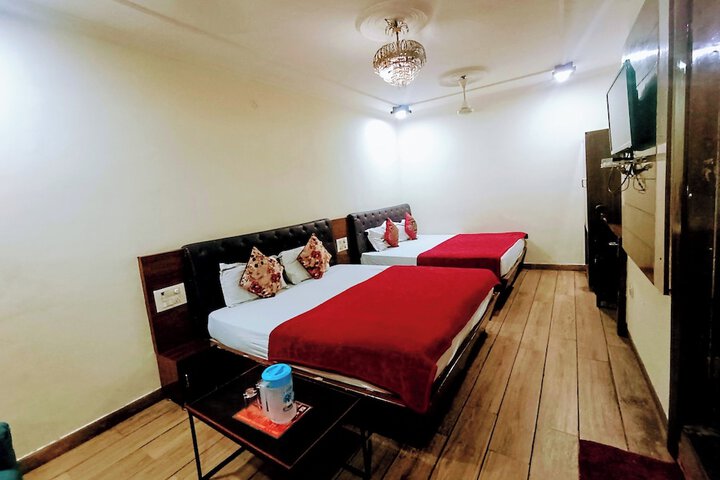 Room 10 of 32
