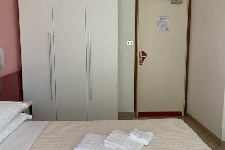 Room 14 of 62