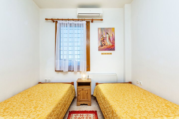 Room 22 of 182