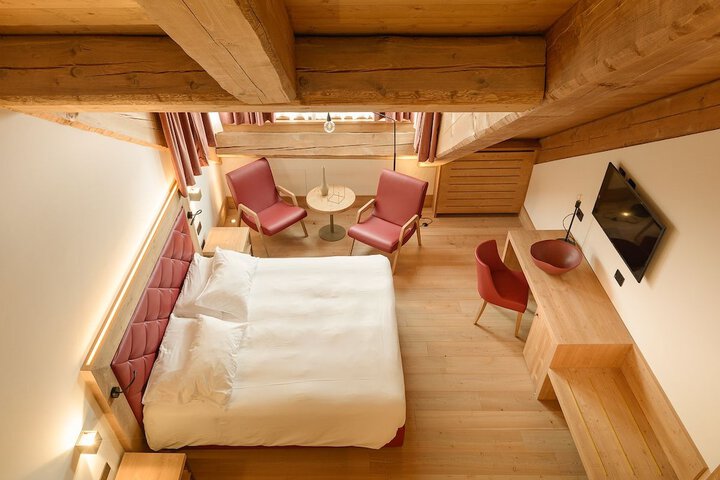 Room 3 of 41