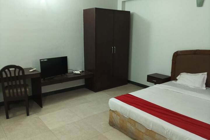 Room 4 of 11