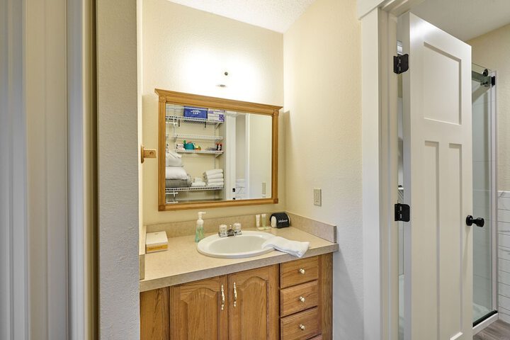 Room 208 of 254