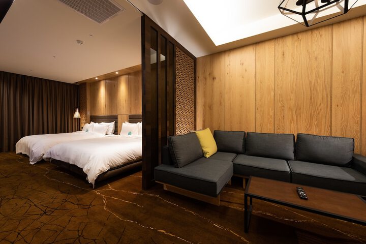 Room 8 of 41