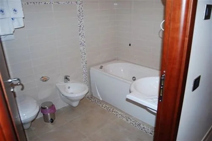 Room 8 of 23