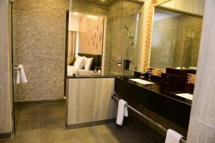 Room 20 of 32