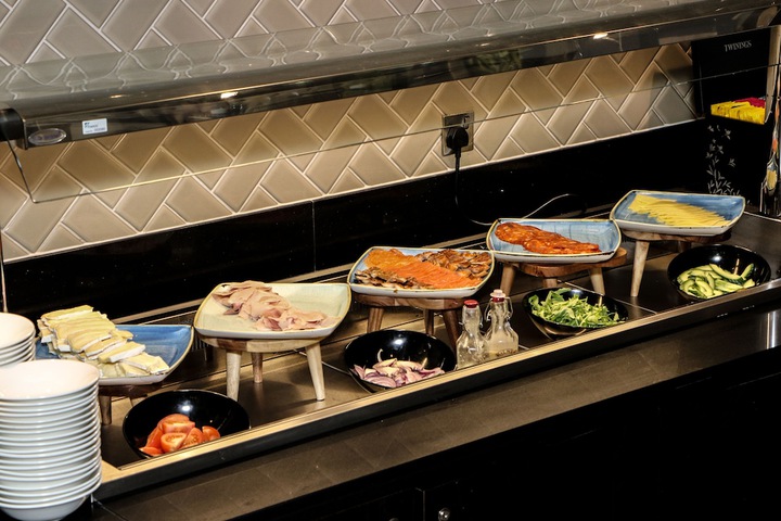 Dining 66 of 109