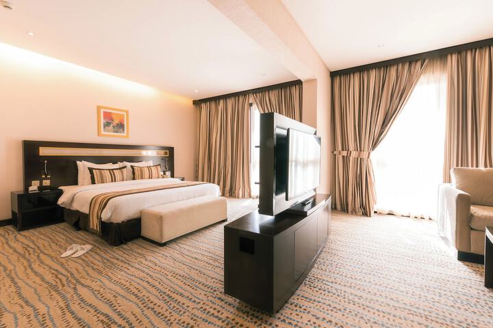 Room 35 of 108