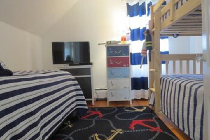 Room 13 of 16