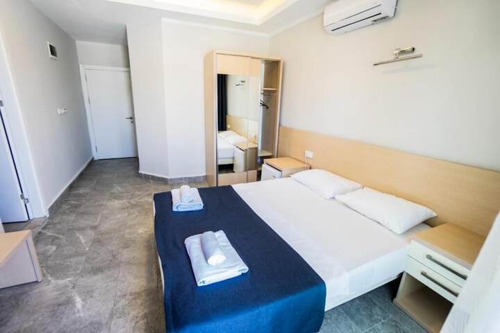 Room 3 of 31