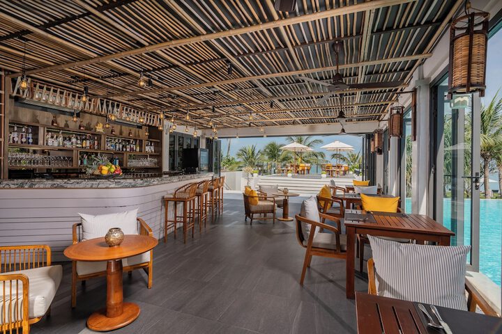 Lounge 191 of 245