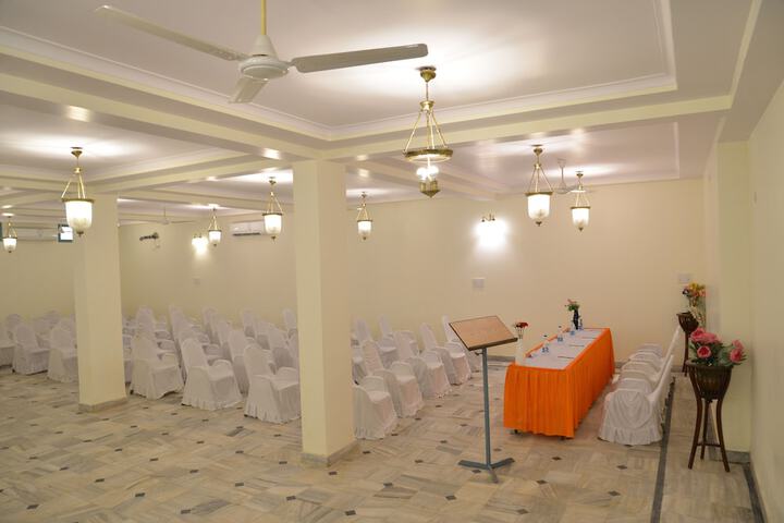 Ballroom/Hall 29 of 40