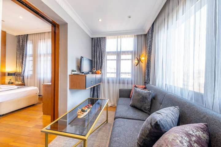 Room 42 of 73