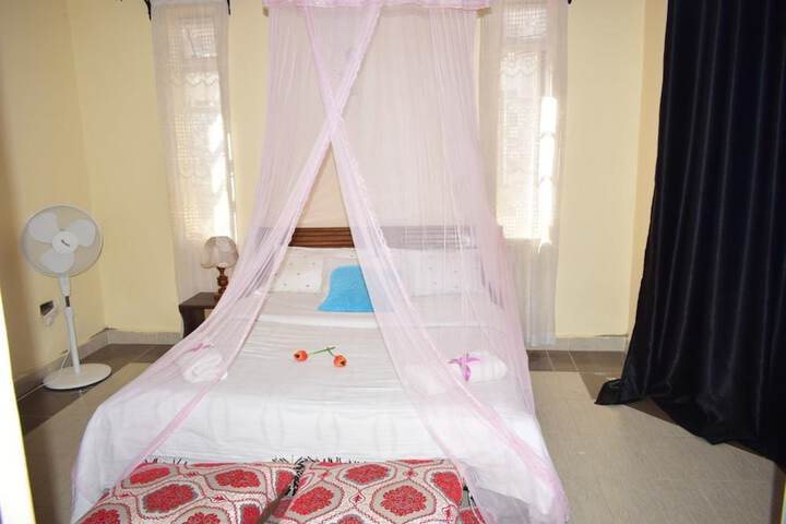 Room 8 of 30