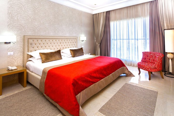 Room 12 of 42