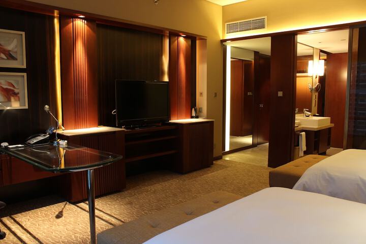 Room 8 of 71