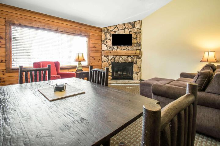 2 Bedroom 1 King 1 Queen 2 Bath Cottage (2 of 14)