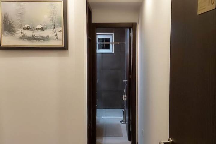 Room 28 of 40